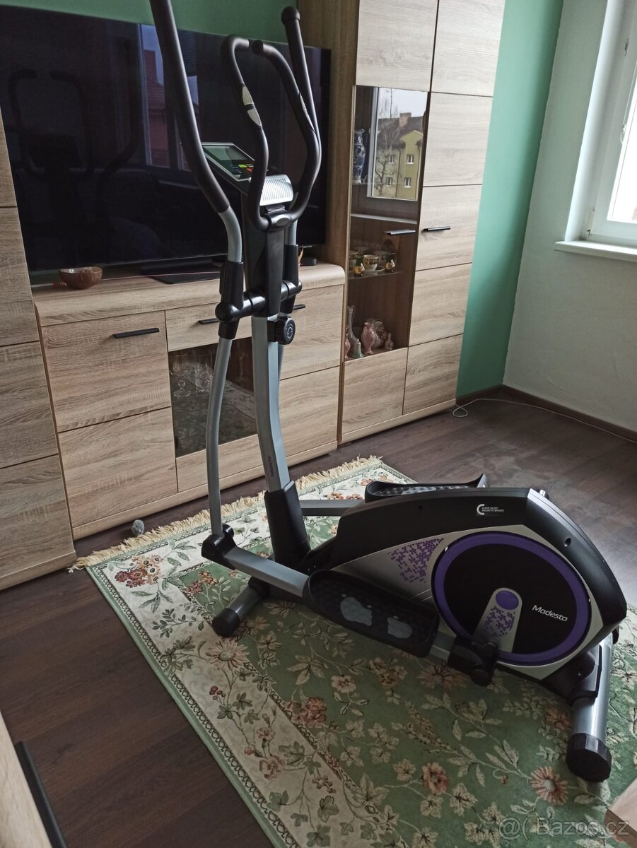 Eliptický trenažér