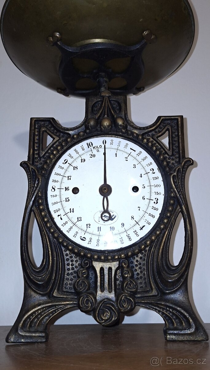 Originální figurální německá litinová váha z roku 1905