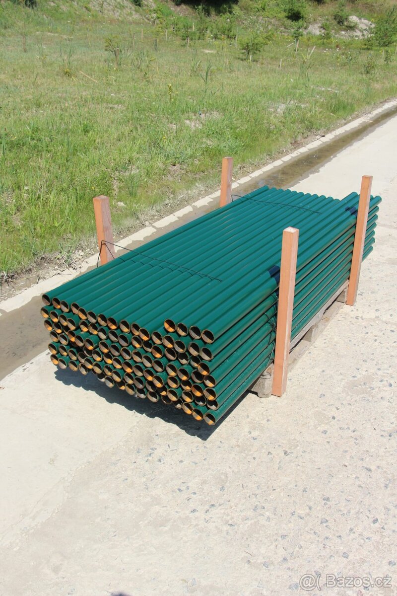 lakovane sloupky na plot 48mm stena 2.5mm