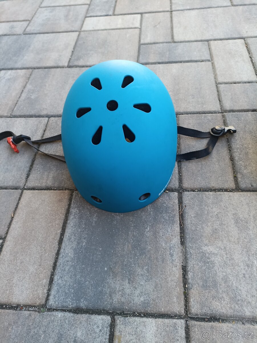 Přílba na kolo, skate