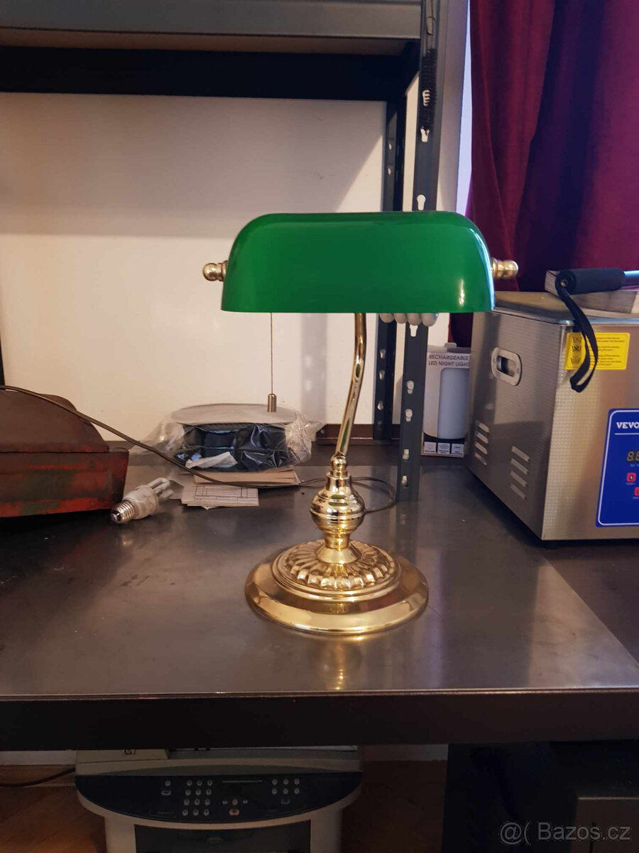 Retro stolni lampa