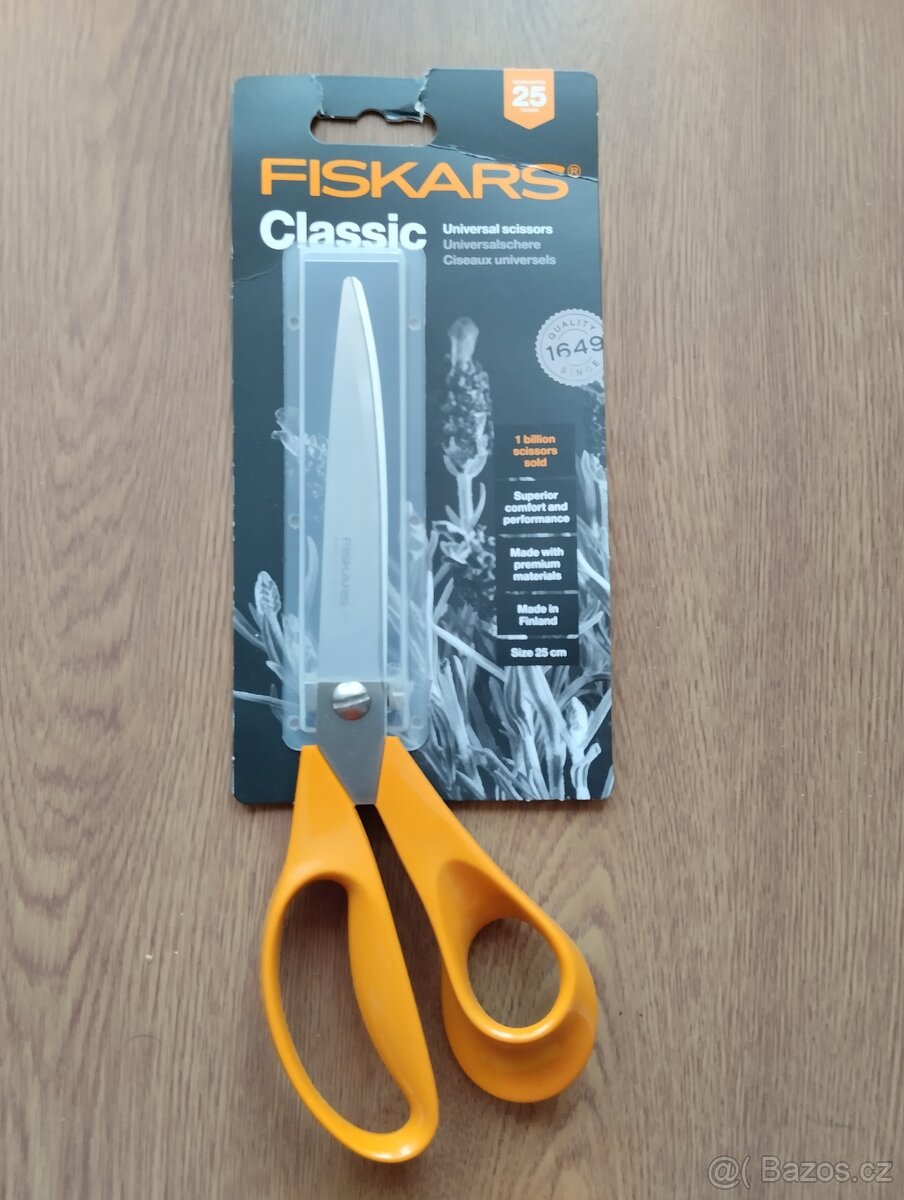 Prodám Nůžky Fiskars Classic univerzální (1000815)