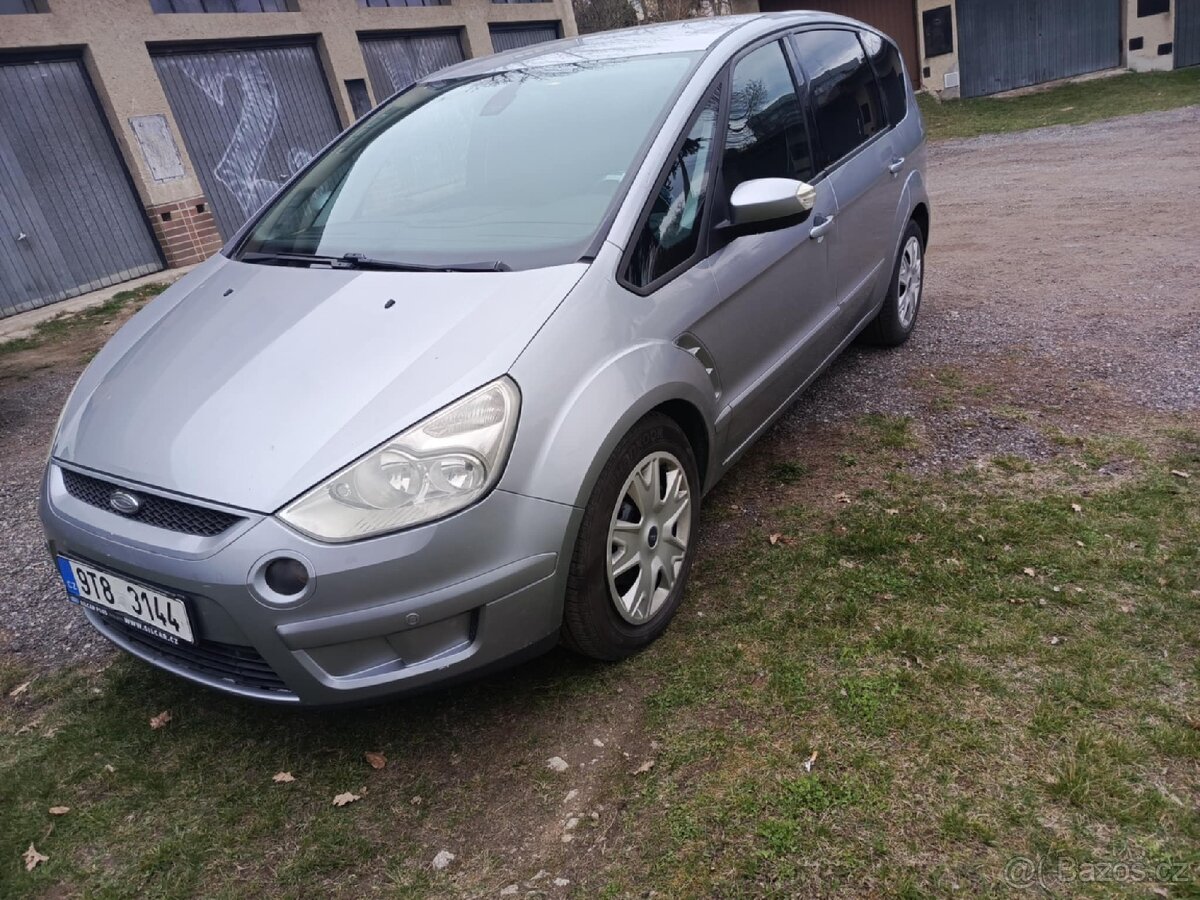 Prodám nebo vyměním- Ford S-max