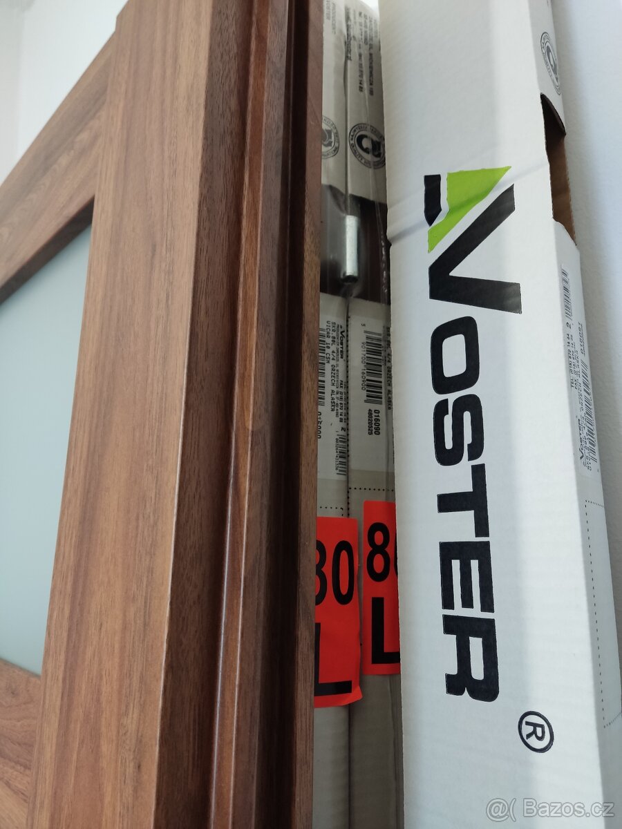 Nové interiove dvete Voster ořech sklo 80L,P