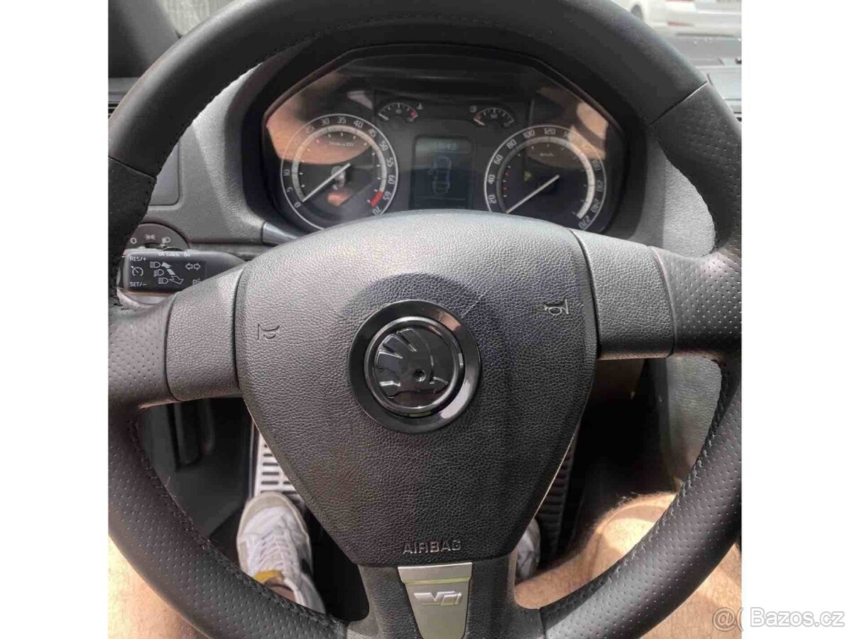 Černý znak na volant ŠKODA 47mm