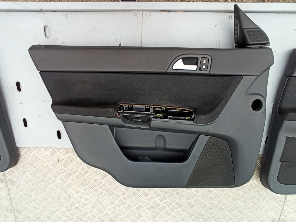 Volvo V50 facelift tapece