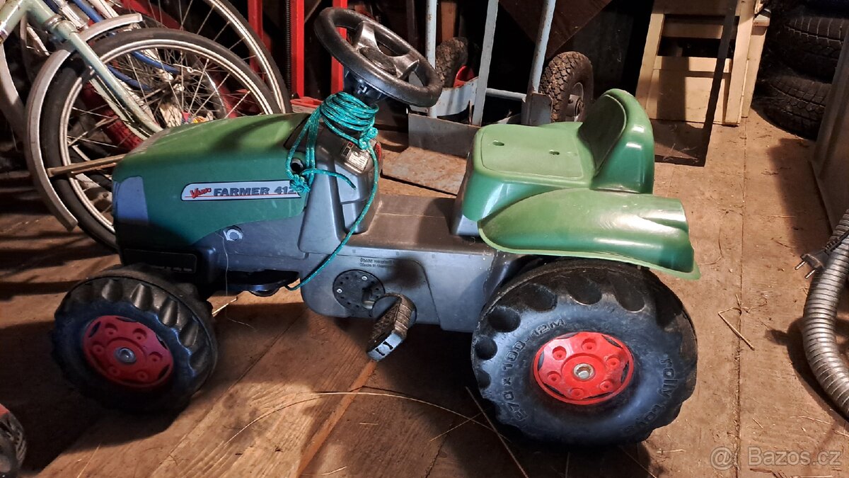 Dětský traktor