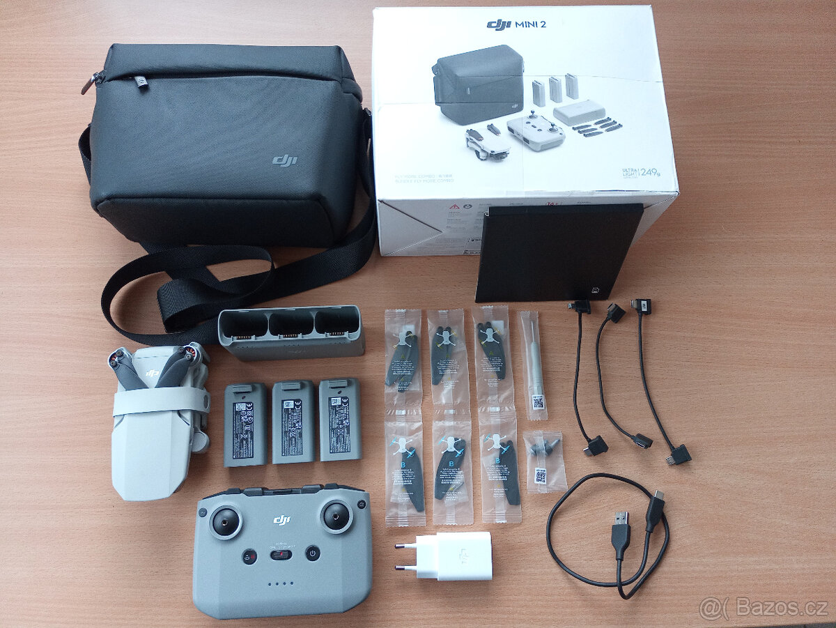 Téměř Nový dron DJI Mini 2 Fly Combo-plná verze-3 baterie