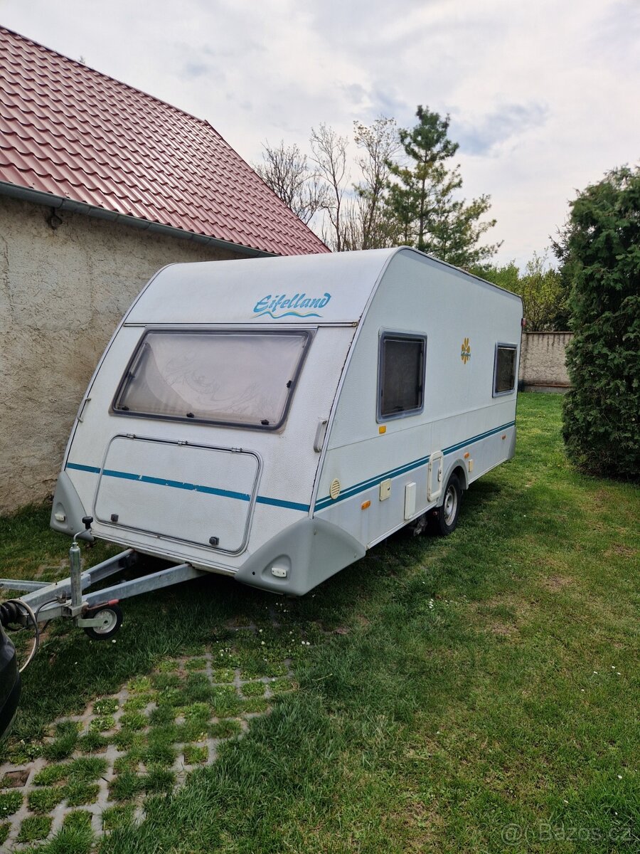 Obytný přívěs KNAUS Country 460