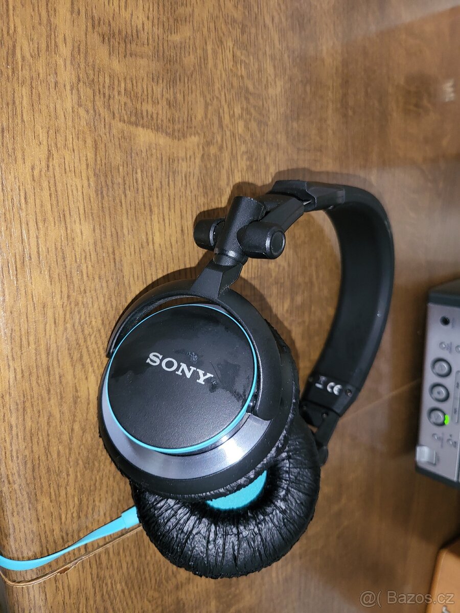 Prodám sluchátka Sony- MDR-55, super znějící, basy silné, ce