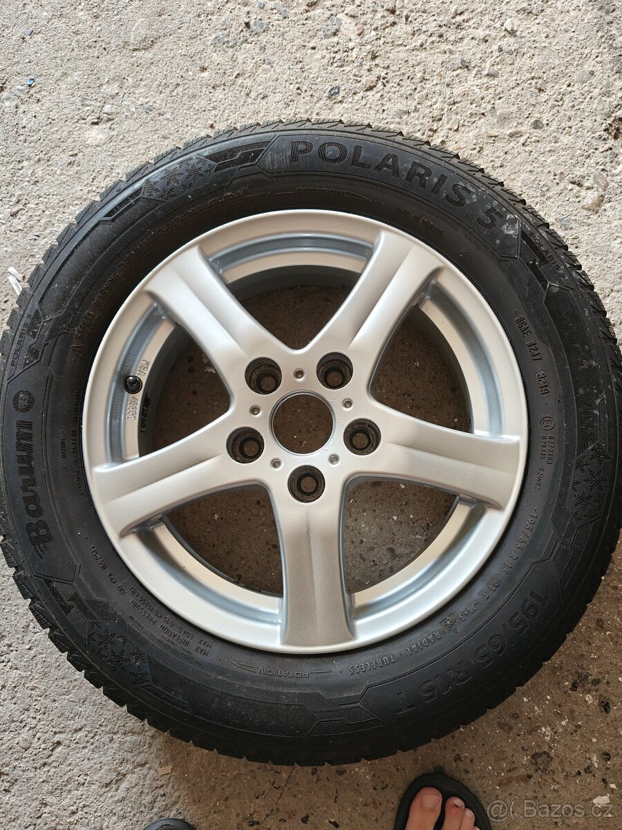 Litá kola 15"+příčníky hakr+2 nosiče na kola