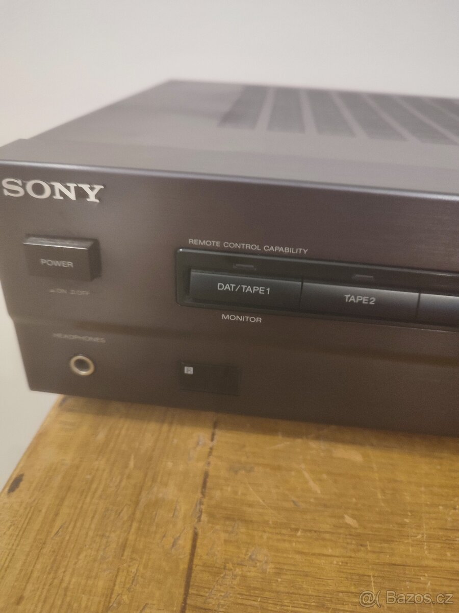 Zesilovač Sony F235R