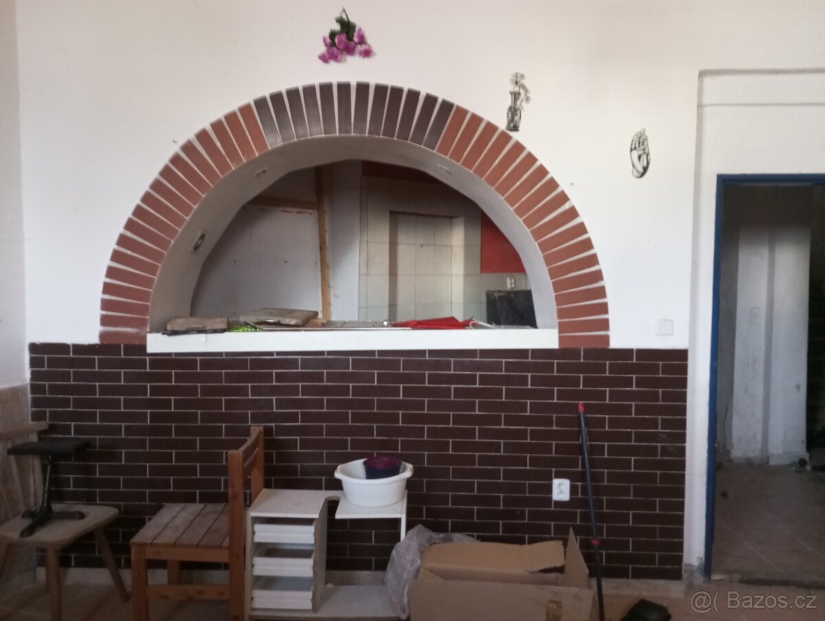 Pronajmu byt 4+1 v Aši/pizzerii hned u malého nádraží