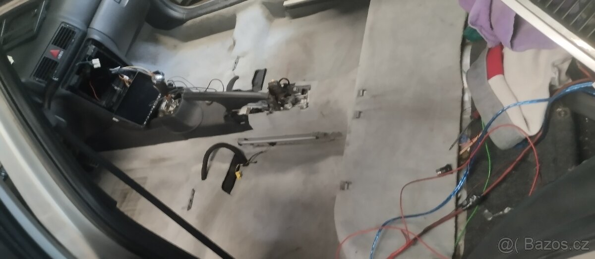Prodám koberec z Octavia 1 RS