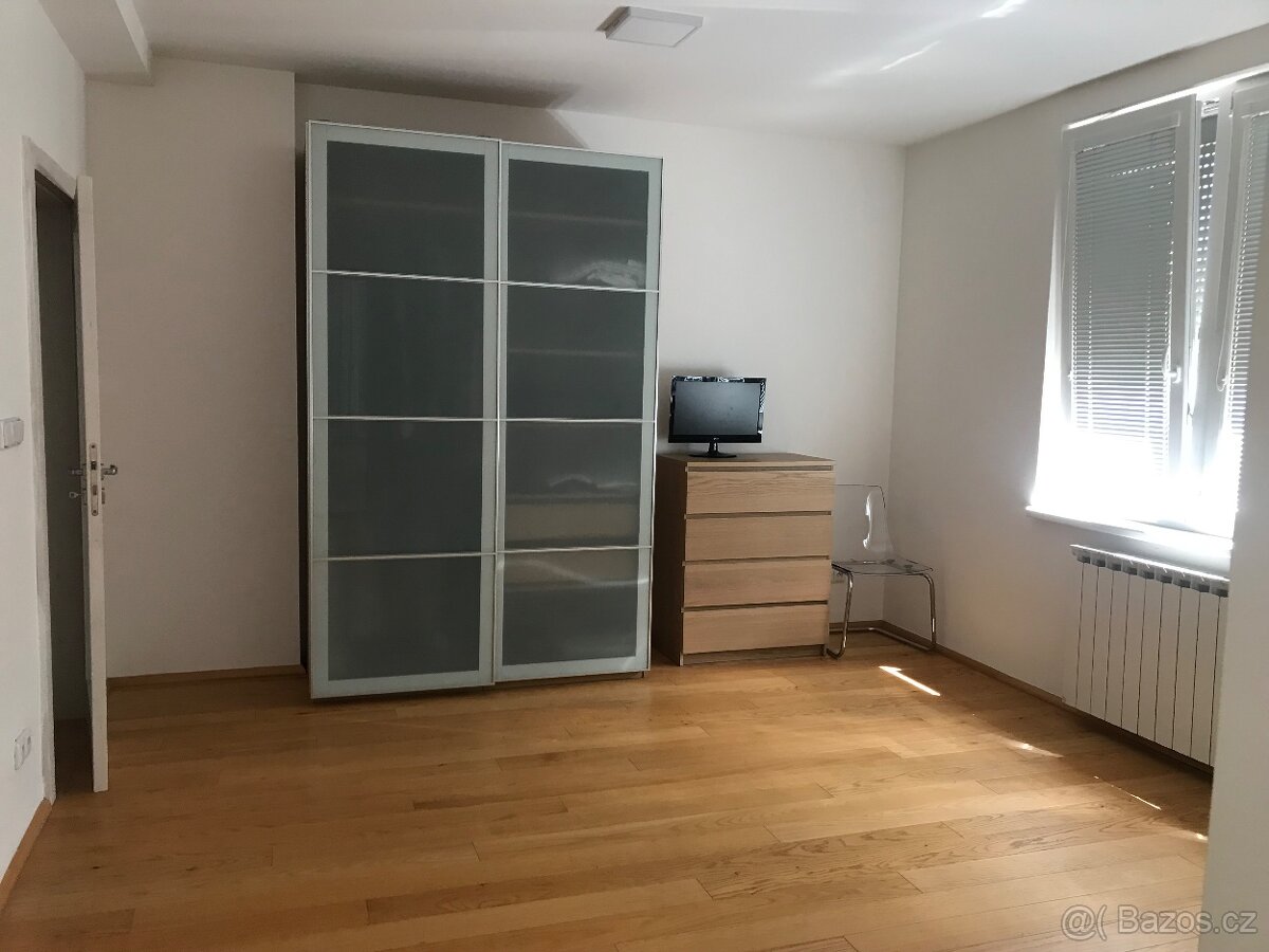Šatní skříň IKEA