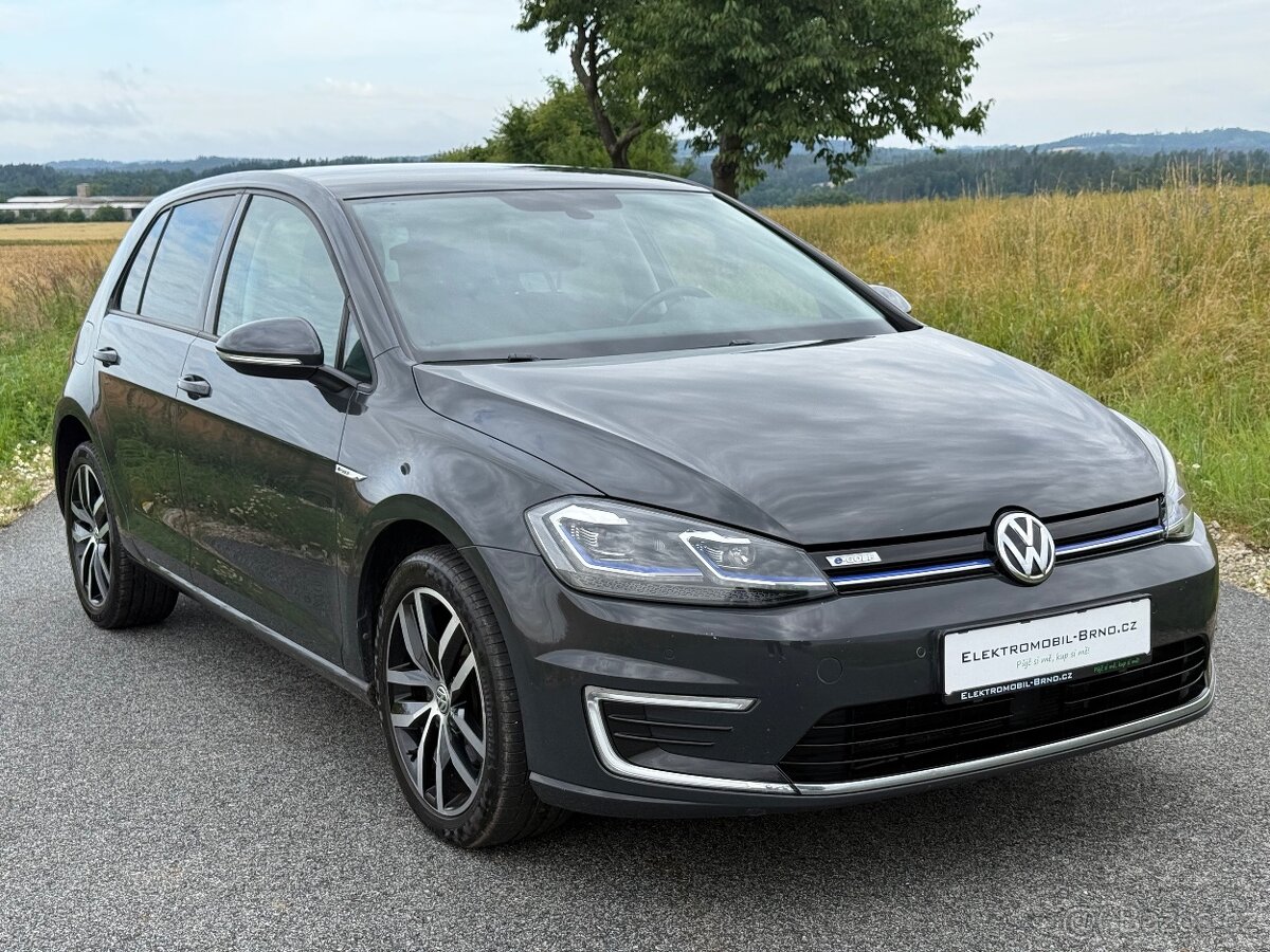 Volkswagen e-Golf, 36kWh,SoH 93%,CCS,NAVI, s DPH 349 000,-