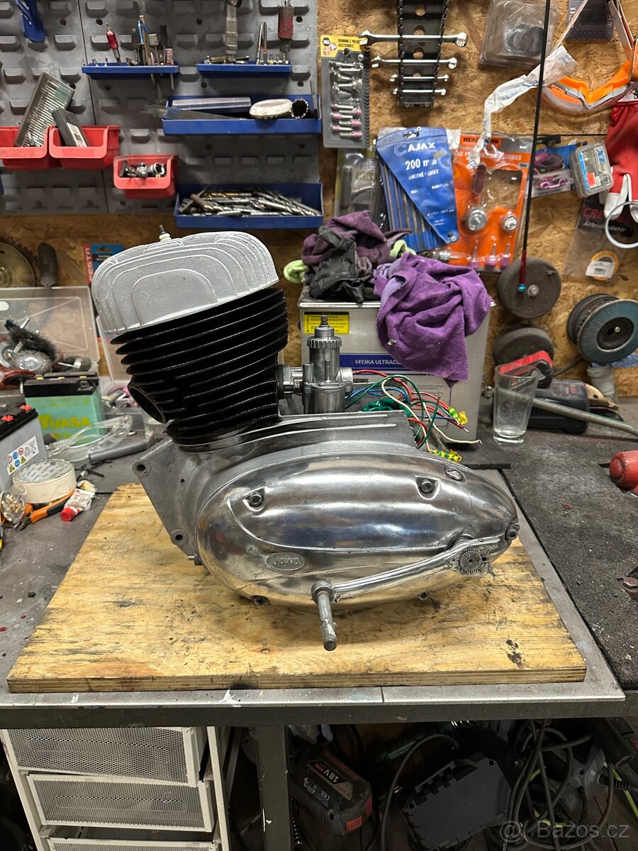 Jawa 250/559 Panelka - Motor