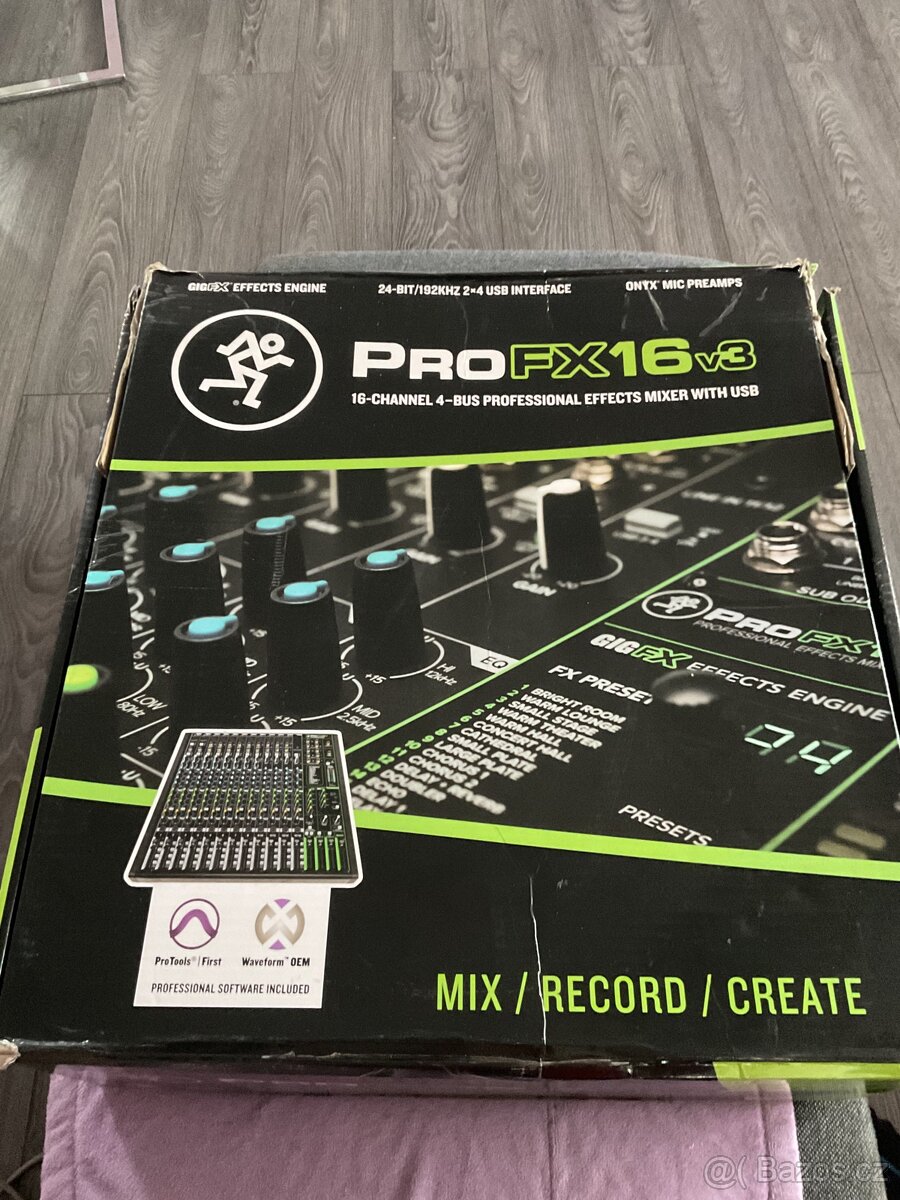 Mackie ProFX16v3