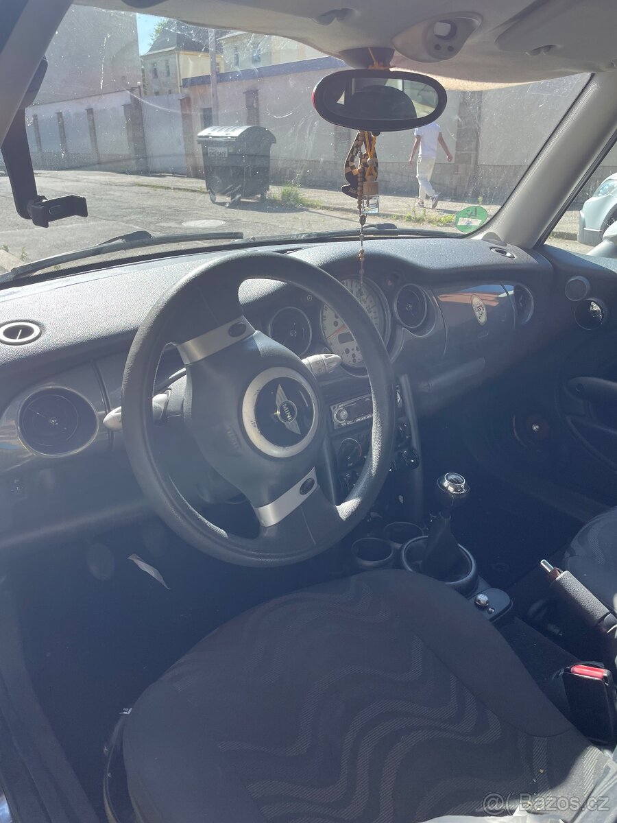 Mini Cooper one R50