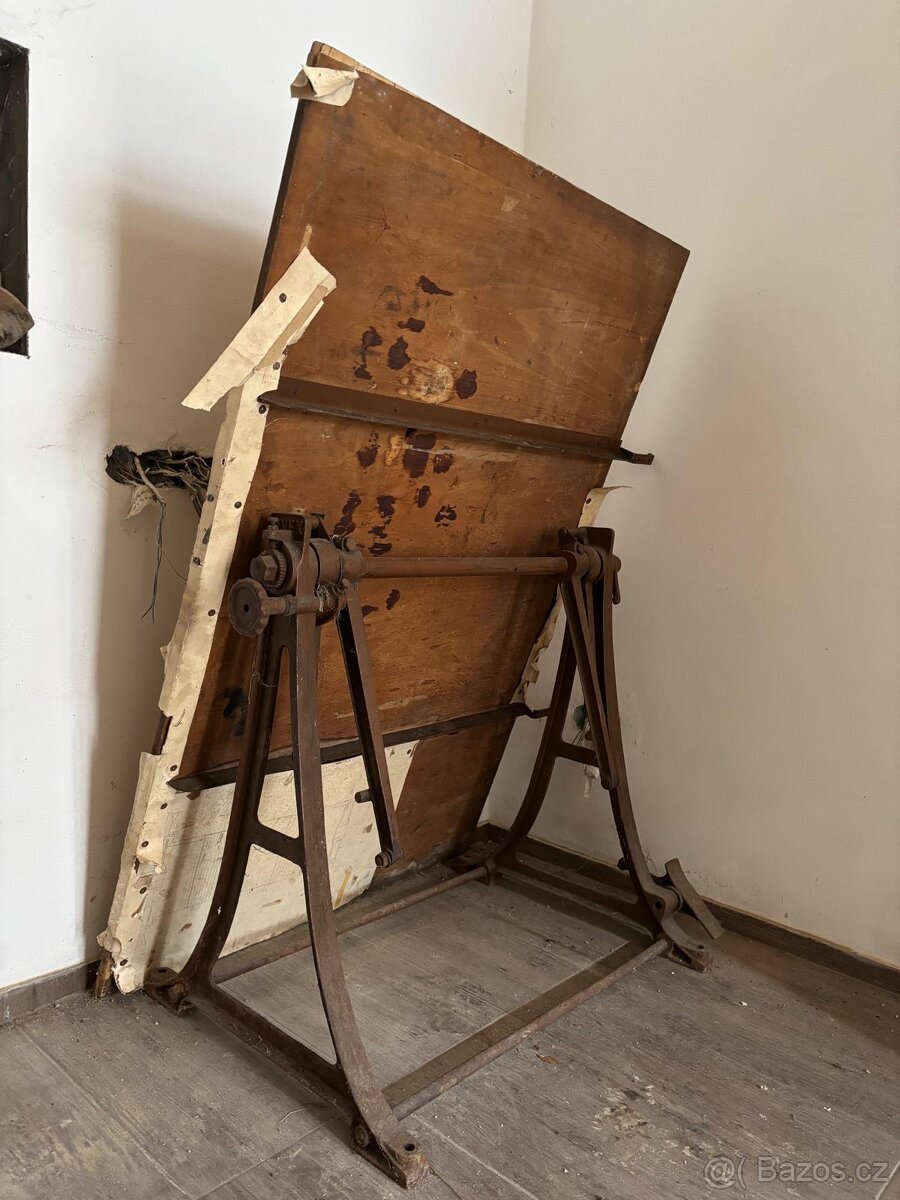 Historicke rysovaci prkno Kinex