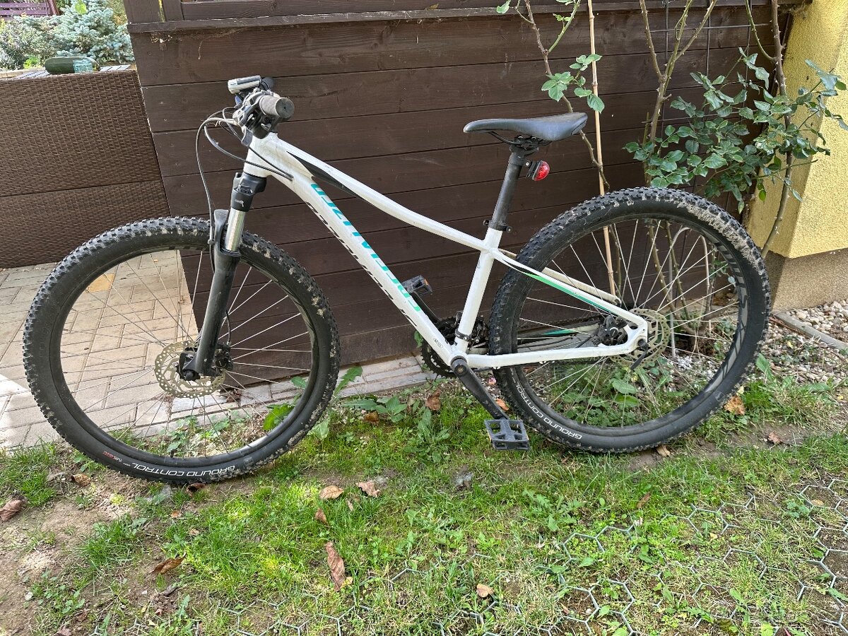 Dámské horské kolo Specialized vel. 27