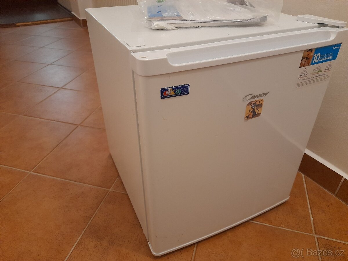 MINILEDNIČKA 40L