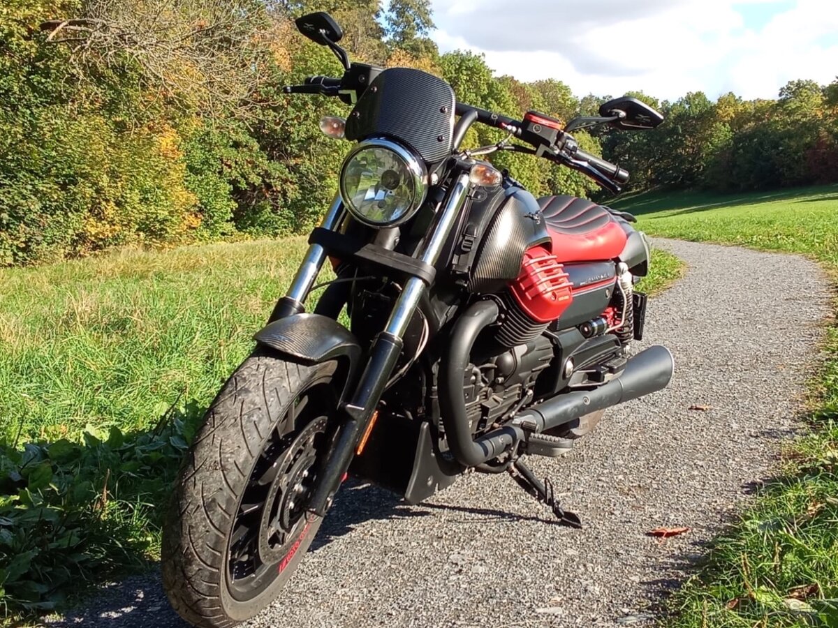 Moto Guzzi Audace Carbon