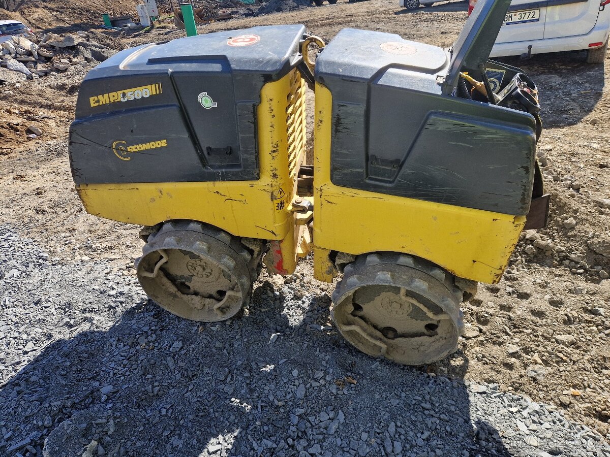 VIBRACNI JEZKOVY VALEC BOMAG BMP 8500 S MOTOREM KUBOTA