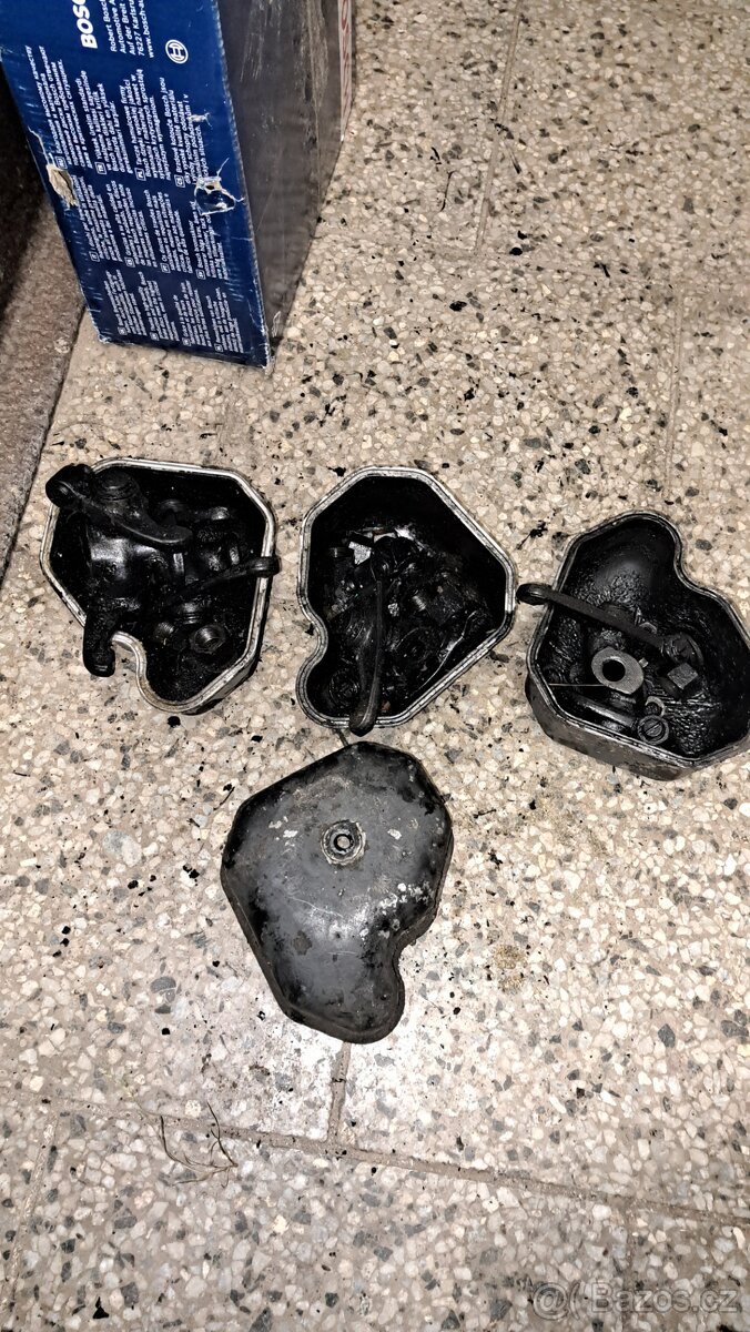 Víka ventilů Zetor