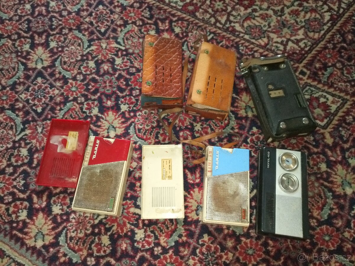 Tesla Doris a Signál staré rádia tranzistoráky