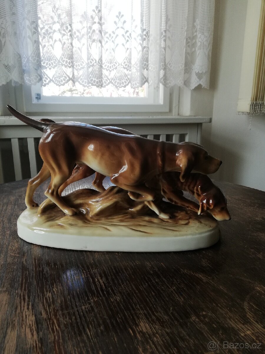 Soška lovečtí psi