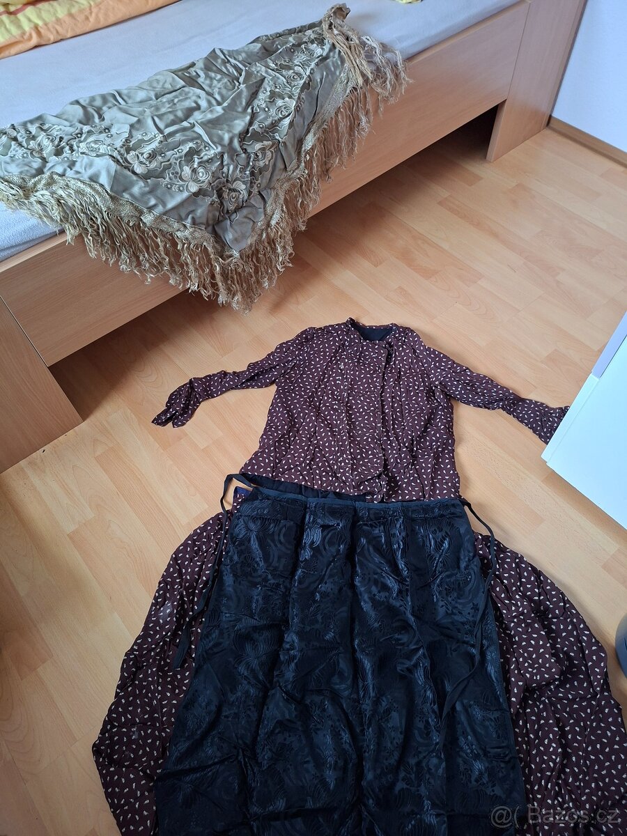 Starožitné damske šaty