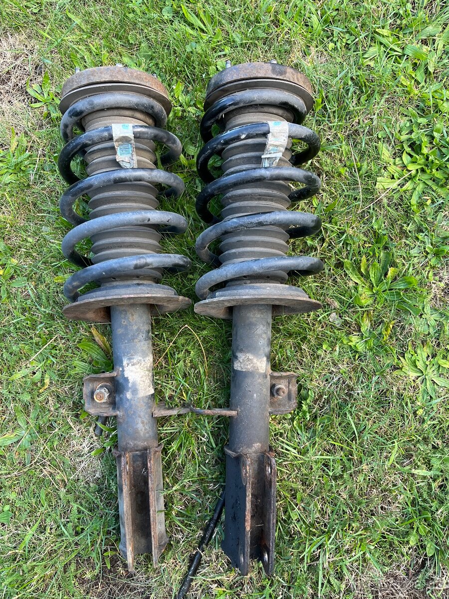 Bmw e53 x5 přední tlumiče v super stavu nevyteklé.