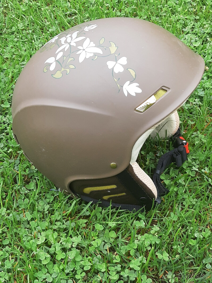 Lyžaská helma Reusch