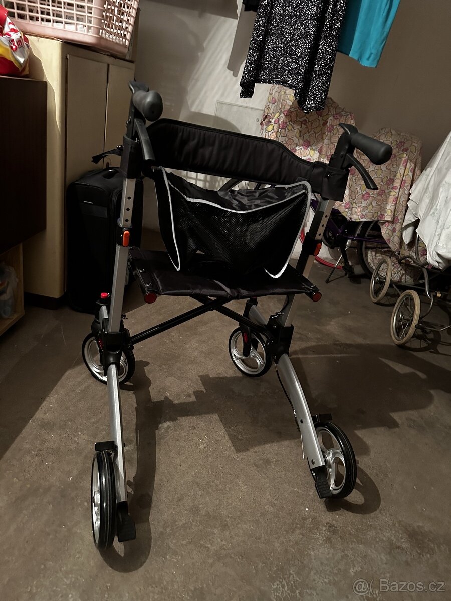 Prodej Invalidního vozíku DMA + úschovný prostor