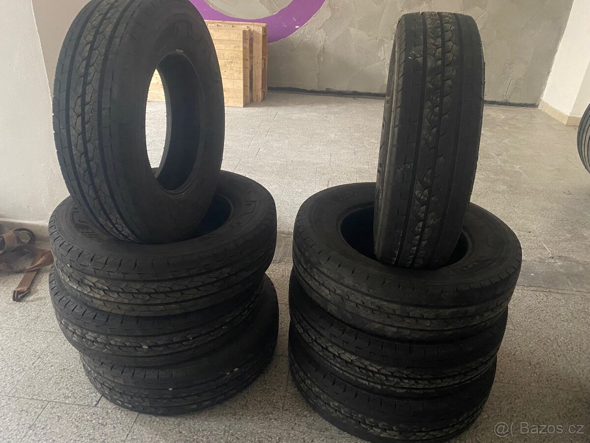 Brigestone Duravis 215/75/16C