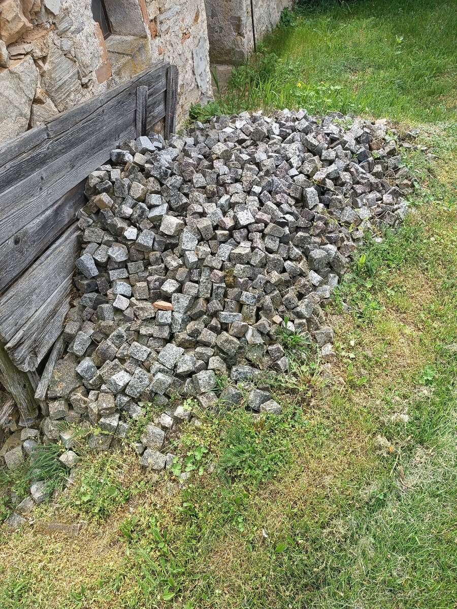 Prodám žulové malé kostky