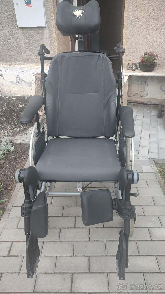 Invalidní křeslo