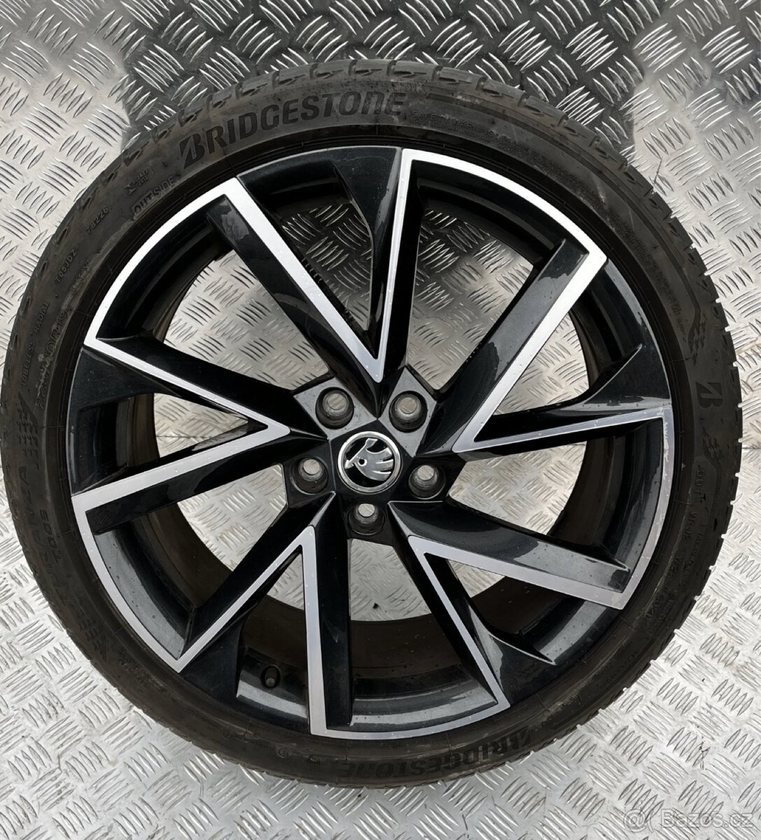 Koupim alu kola 5x100 r18 Vega nebo ursa