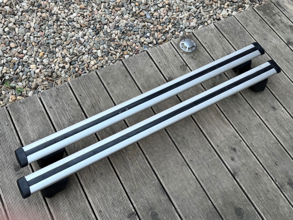 Originální střešní nosiče (příčníky) Audi Q5/A4