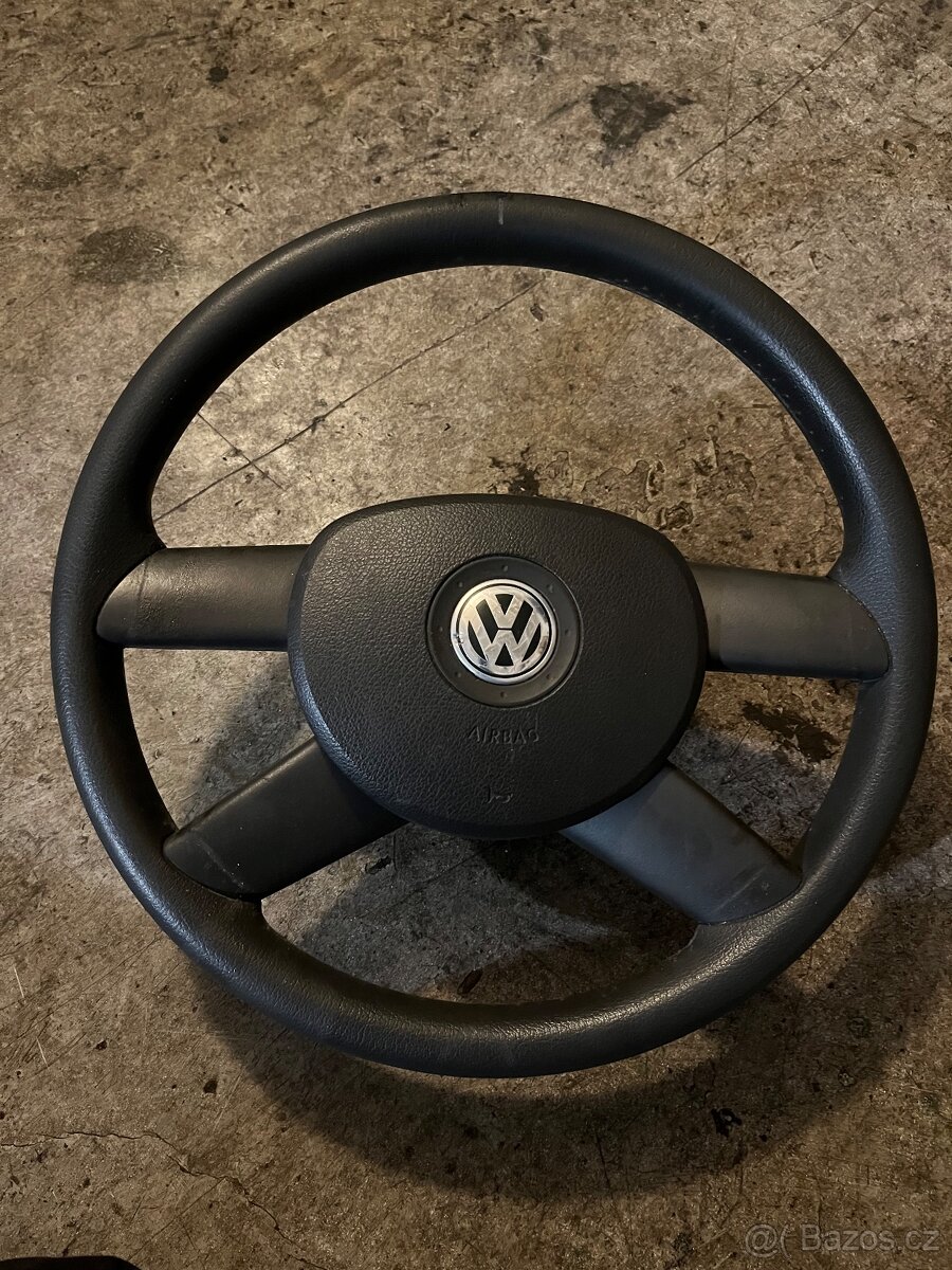 VW Golf 5 - volant s airbagem