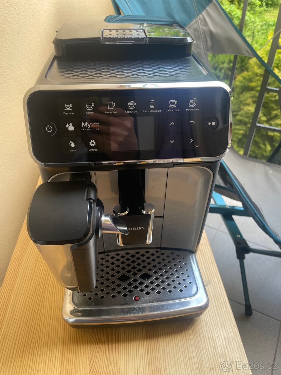 Kávovar Philips Series 4300 LatteGo
