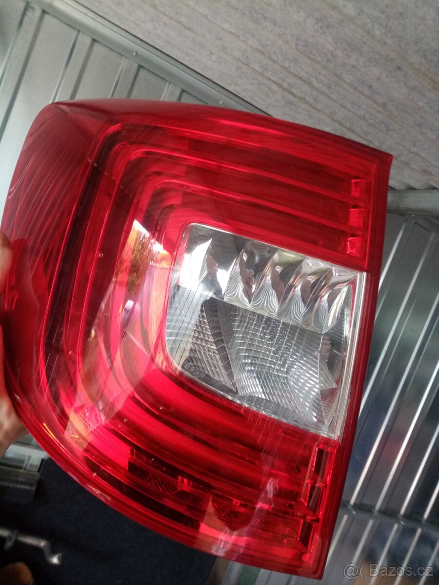 Škoda Superb ll facelift zadní levé světlo