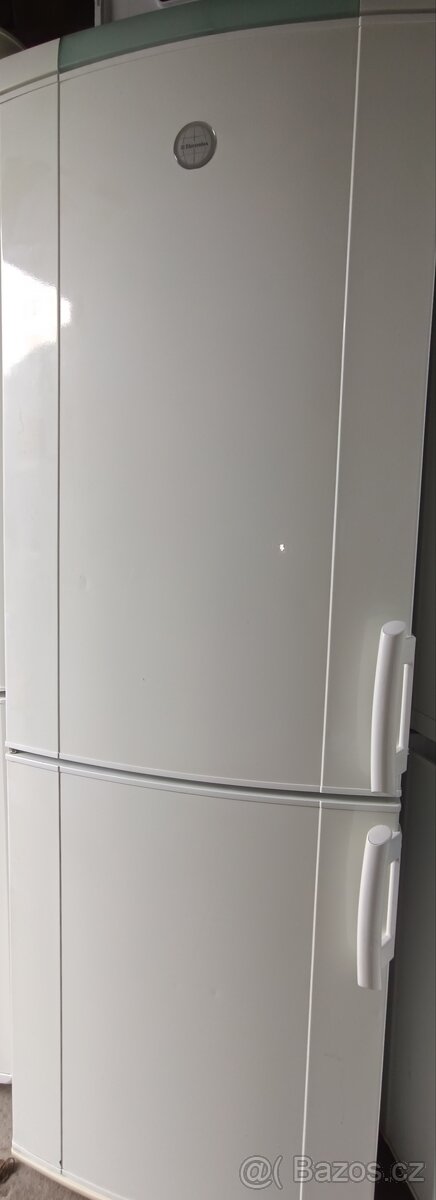 Lednička Electrolux 175 cm