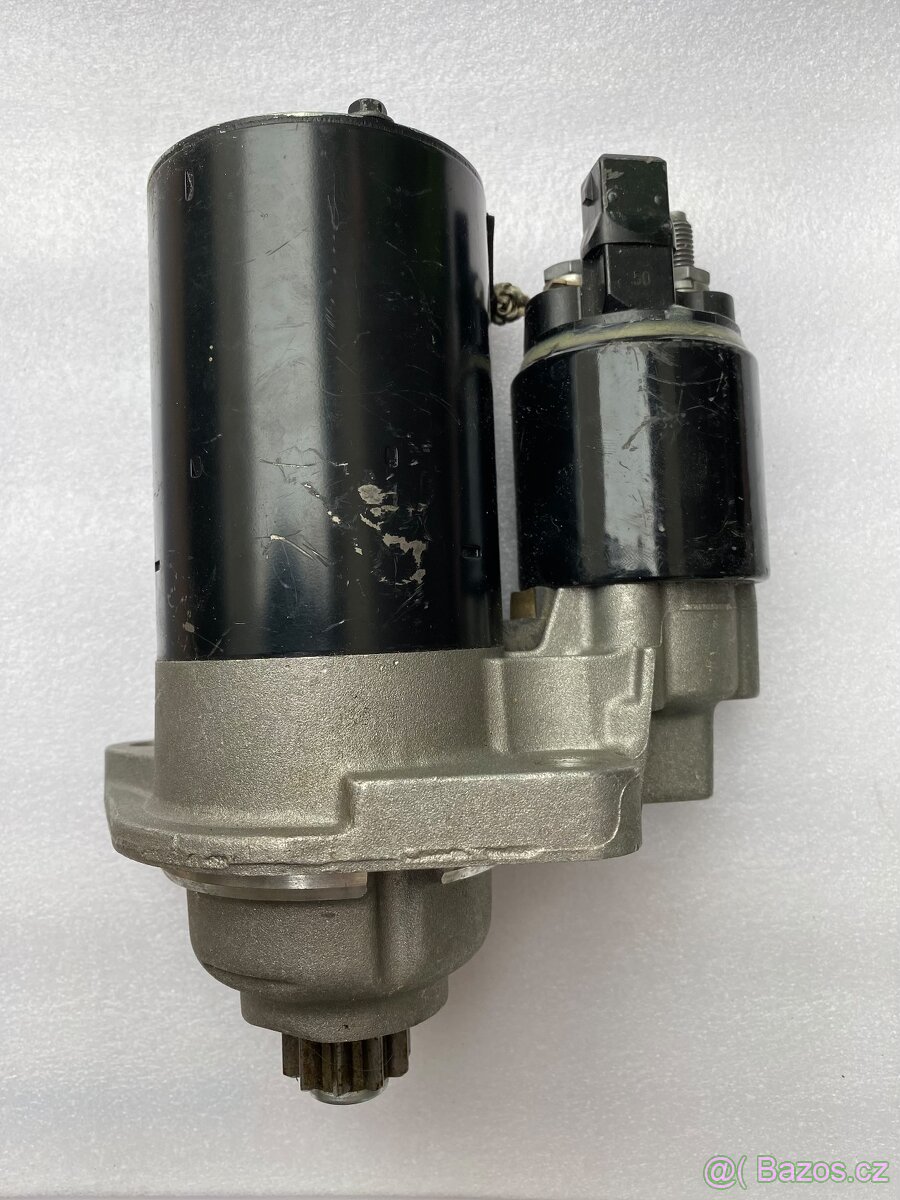 Startér motoru BOSCH 1005821896