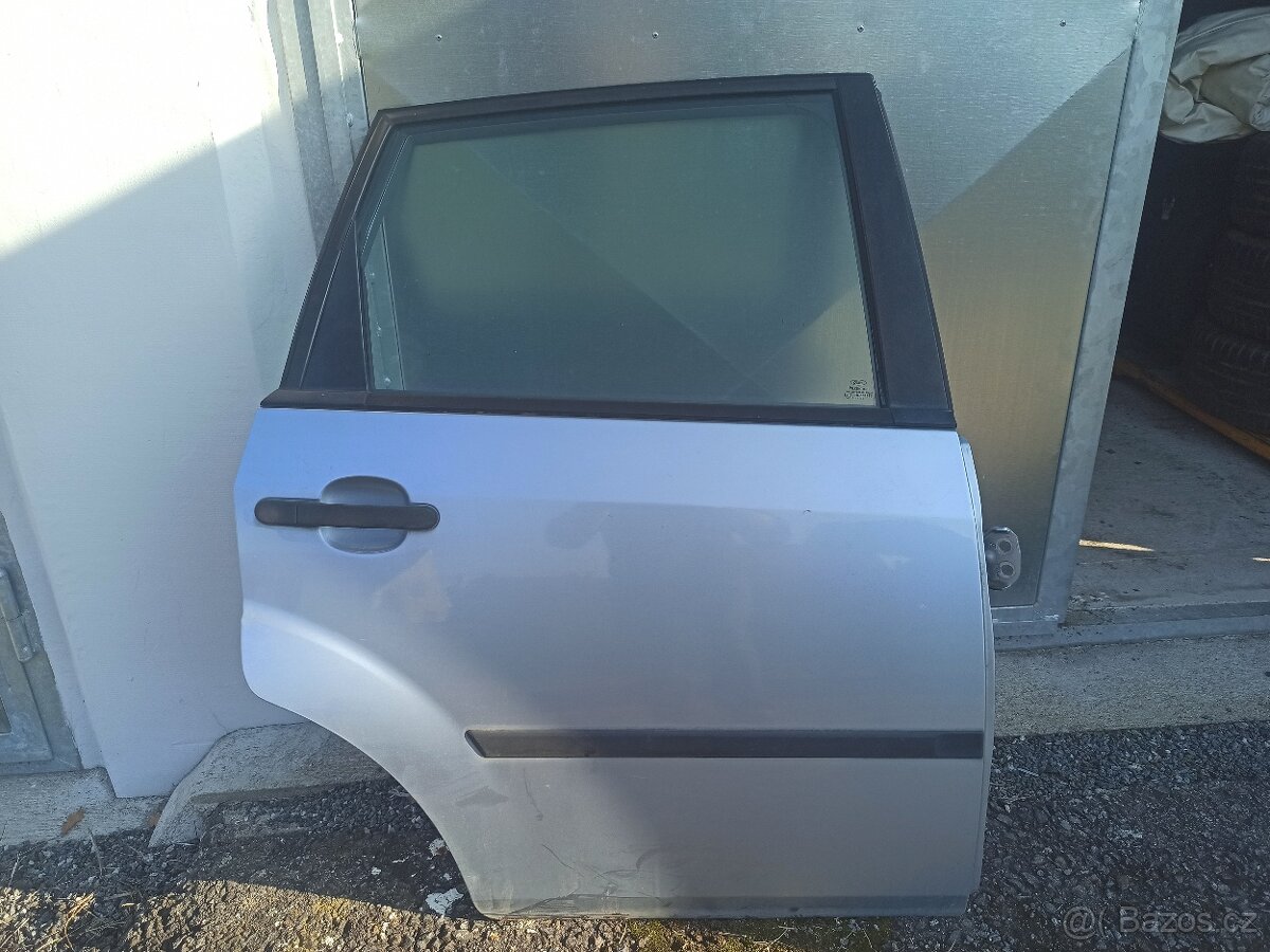 Zadní dveře Ford fiesta