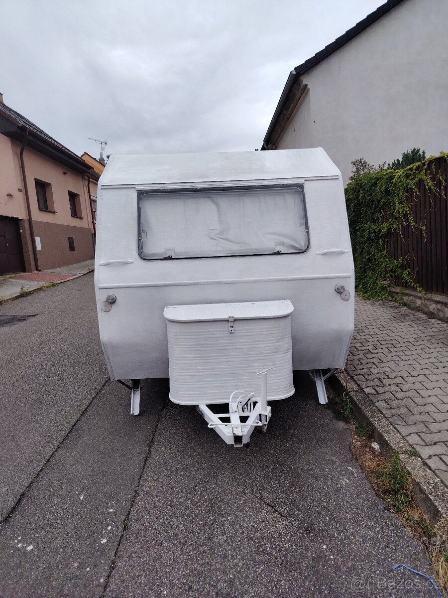 Obytný přívěs