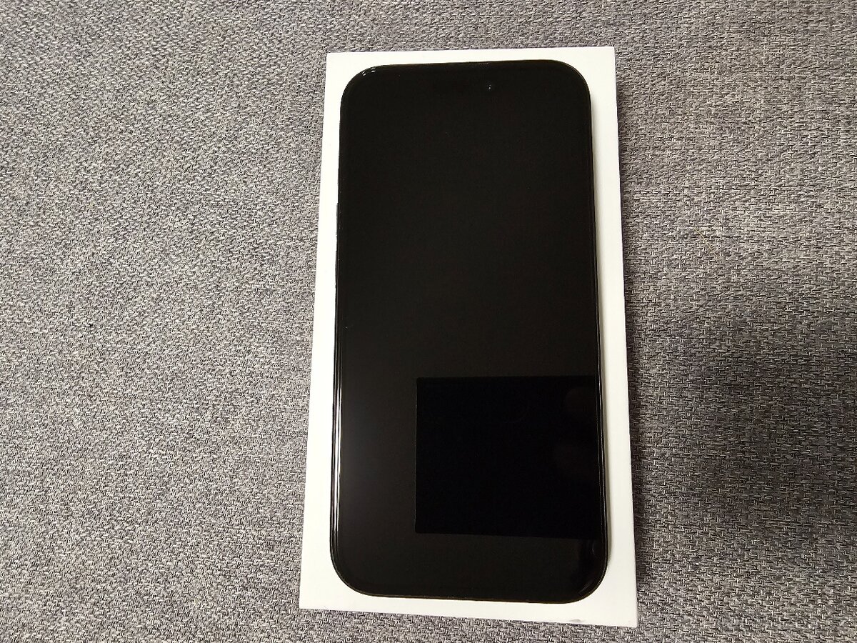 iPhone 15 128 GB černý