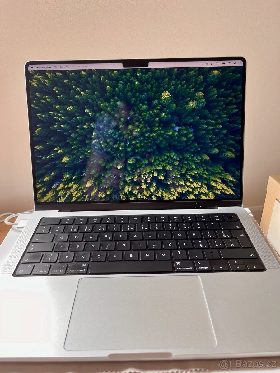 MacBook Pro M1 14“ 2021 - výkonnější varianta TOP STAV