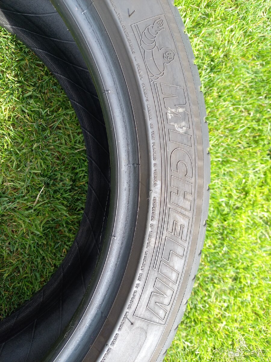 Sada letnich pneu Michelin 235/45 R18 98Y
